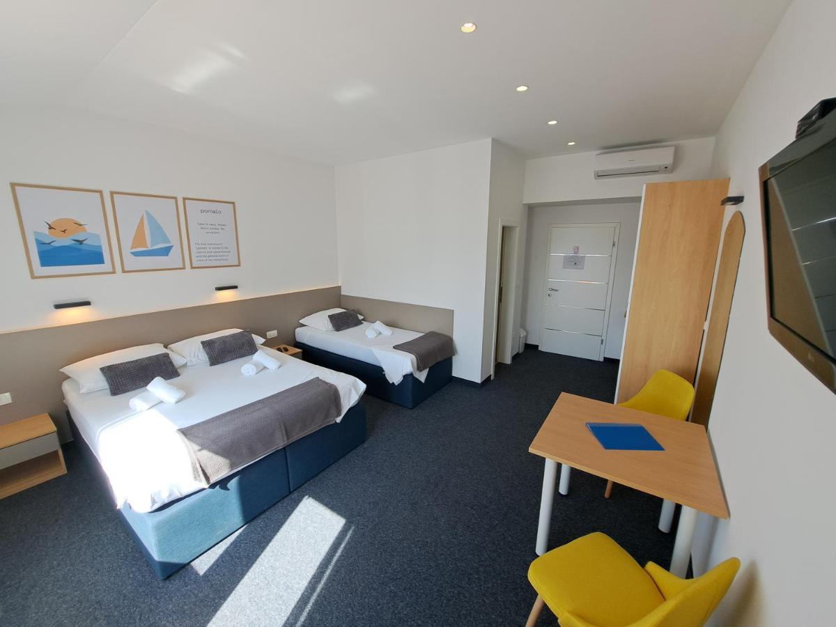 Rooms Zvonimir Stobreč Екстериор снимка