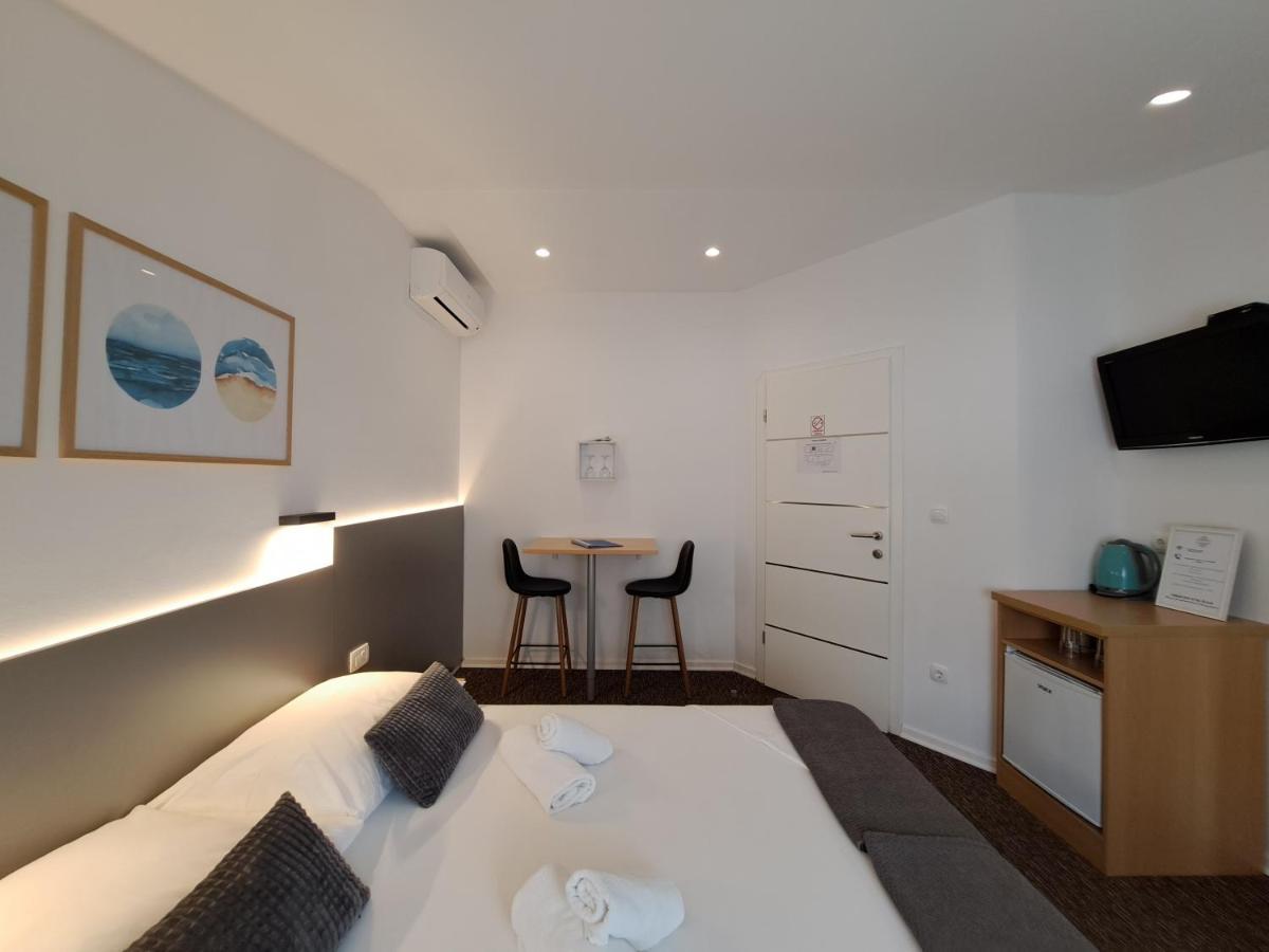 Rooms Zvonimir Stobreč Екстериор снимка