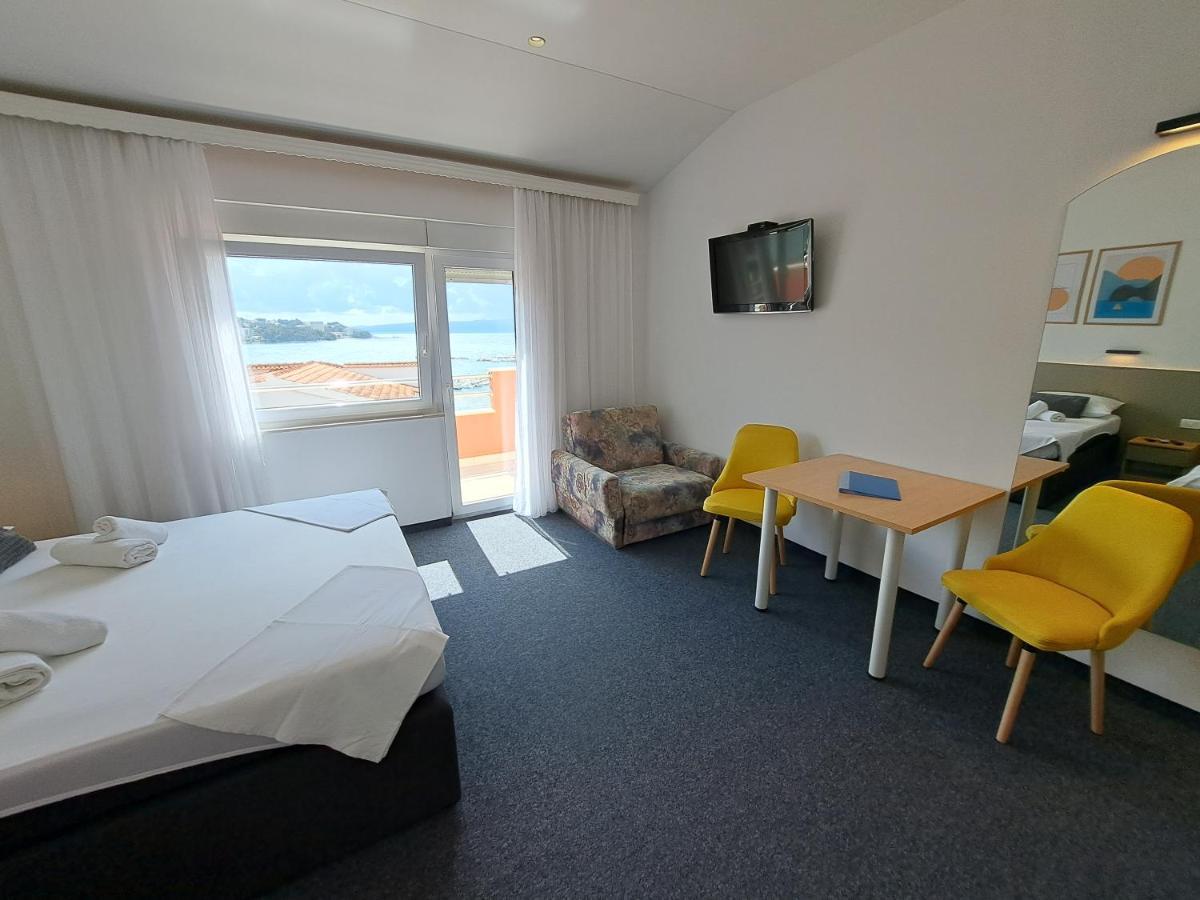 Rooms Zvonimir Stobreč Екстериор снимка