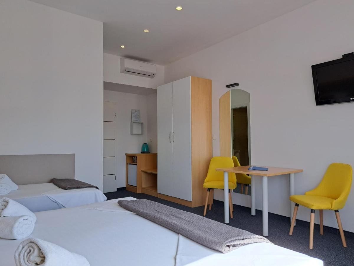 Rooms Zvonimir Stobreč Екстериор снимка