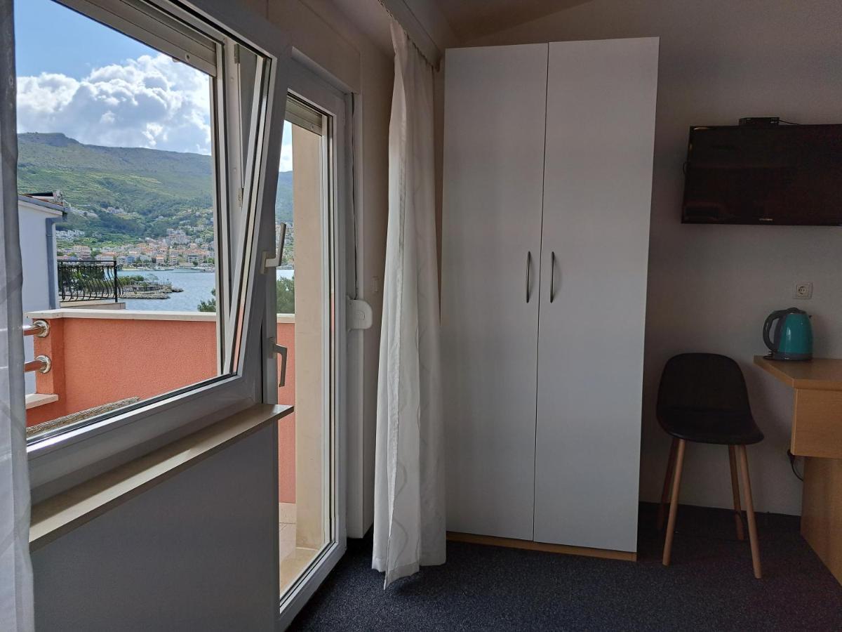 Rooms Zvonimir Stobreč Екстериор снимка