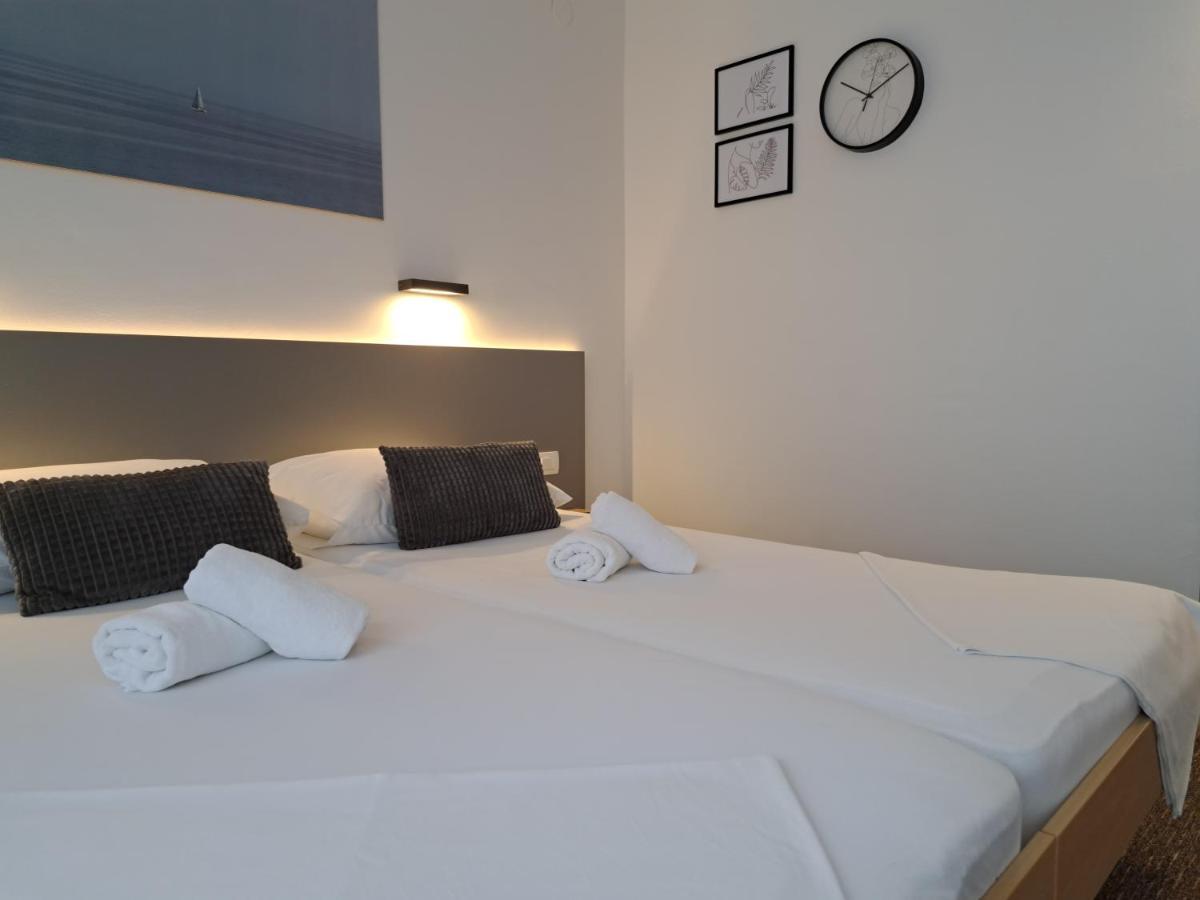 Rooms Zvonimir Stobreč Екстериор снимка