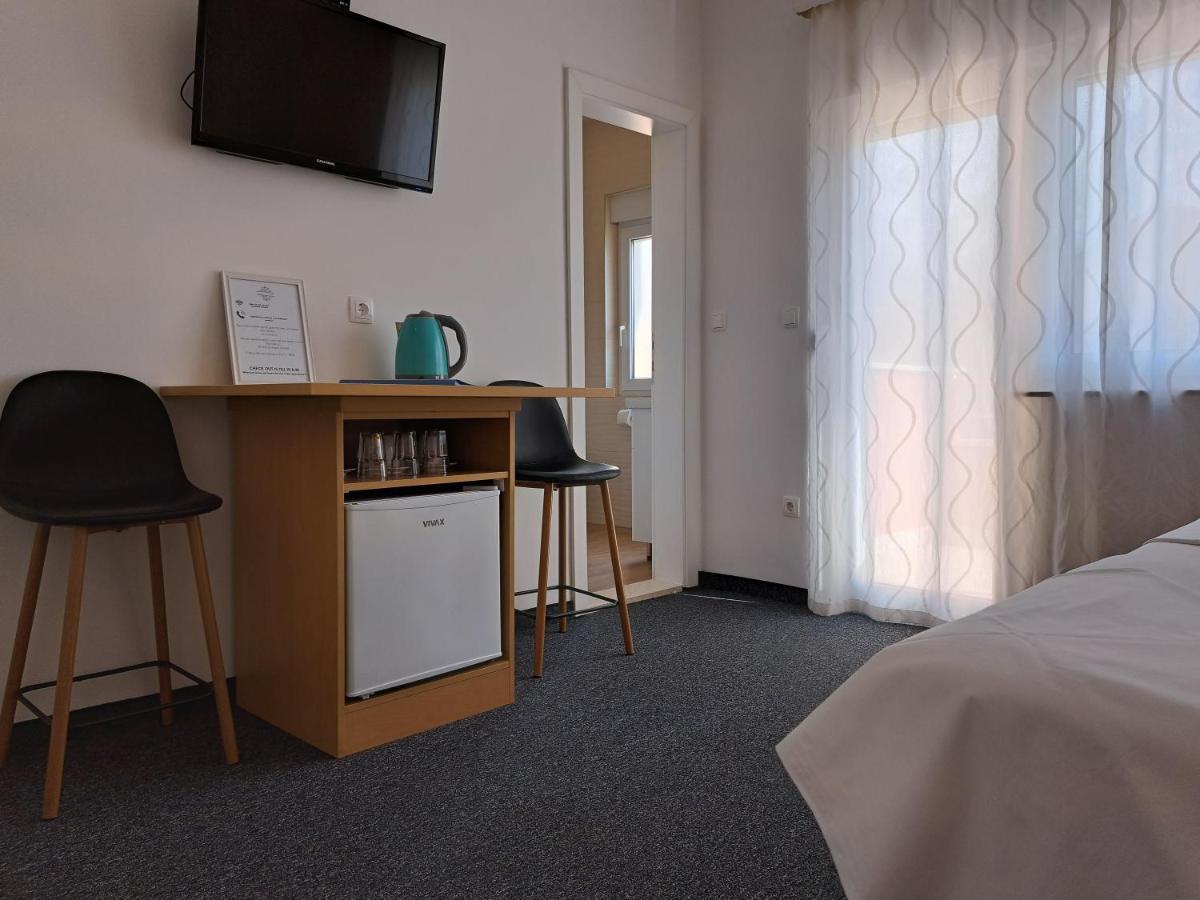 Rooms Zvonimir Stobreč Екстериор снимка